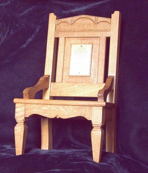 Cadair Cymdeithas Madog / The Cymdeithas Madog Chair